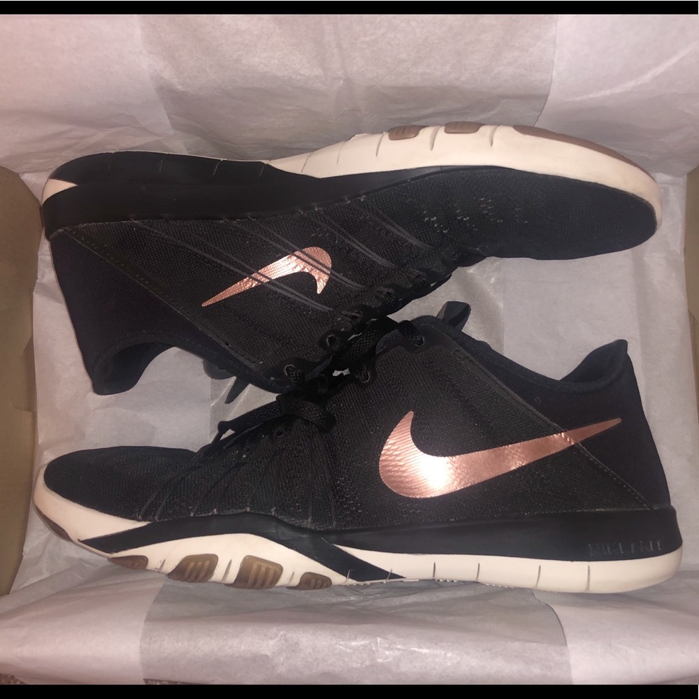 Womens Nike Free Run TR 6 Training Shoes